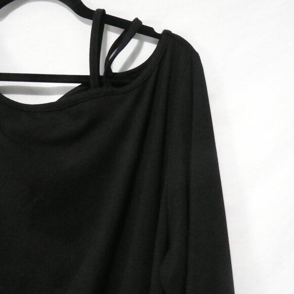 SHEIN - Curve | 1XL | Chic Black Top With Tie Sleeves - Picture 5 of 16